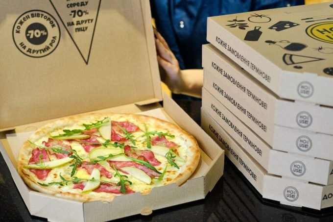 Pizza House на Бажана