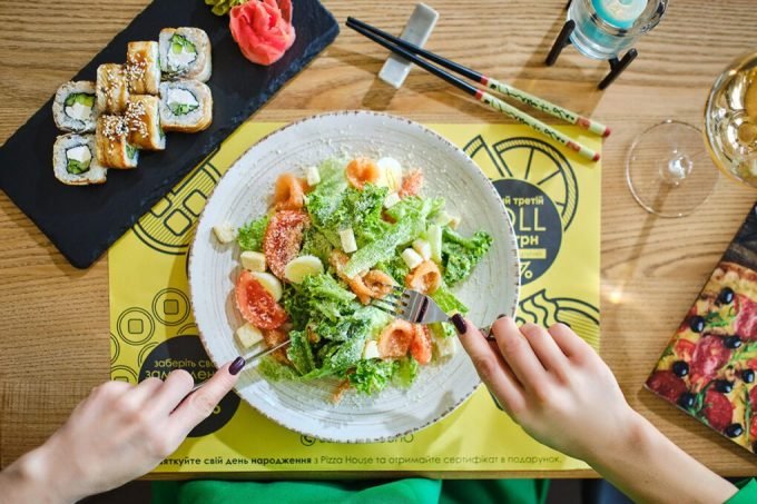 Pizza House на Бажана