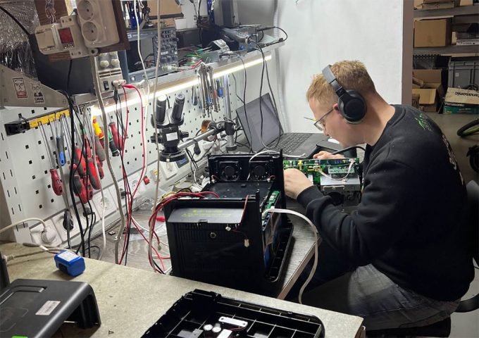 Skeleton - ремонт роботів-пилососів