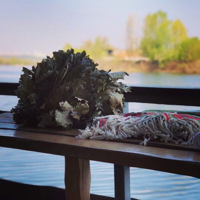 Русская баня на Днепре Домик рыбака