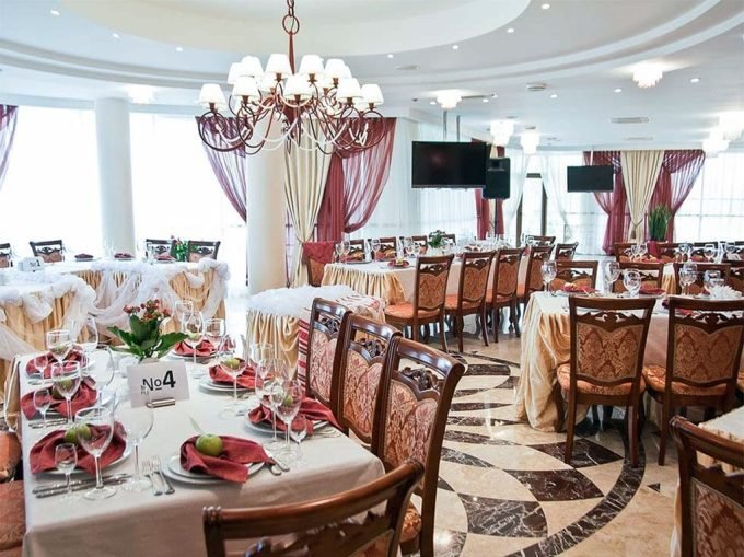 Заміський комплекс Платіум під Києвом