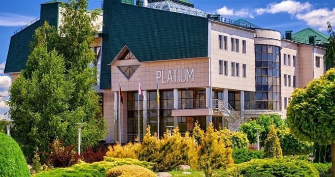 Заміський комплекс Платіум під Києвом