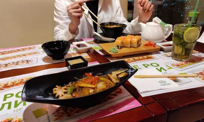 Ресторан «Сушия» у ТРЦ Blockbuster