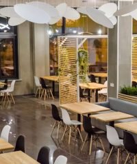 Pizza House на Саперно-Слобідський
