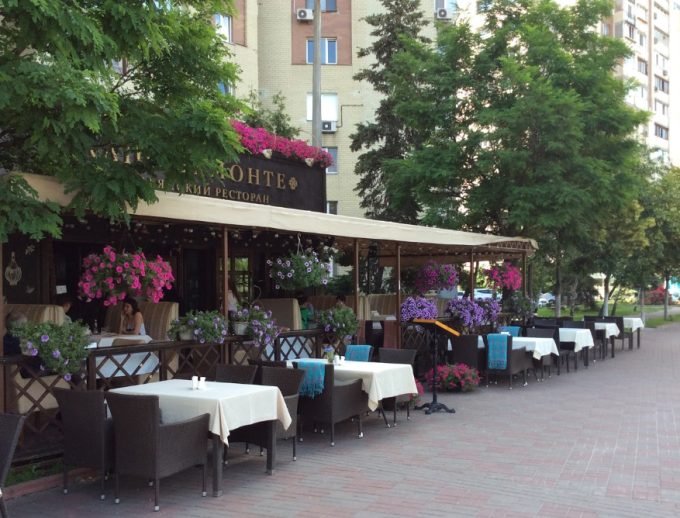 Capo Di Monte на Оболони - летняя терраса