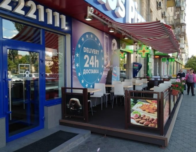 Domino's Pizza на ул. М.Бойчука - летняя площадка