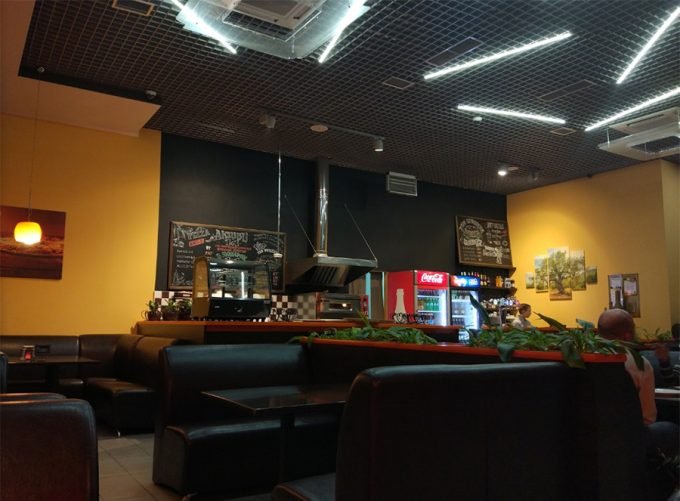 Пиццерия Fan-Pizza на Л.Курбаса - интерьер