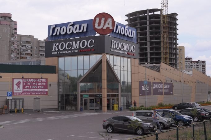 Шкафы KUPE.UA в ТЦ Глобал