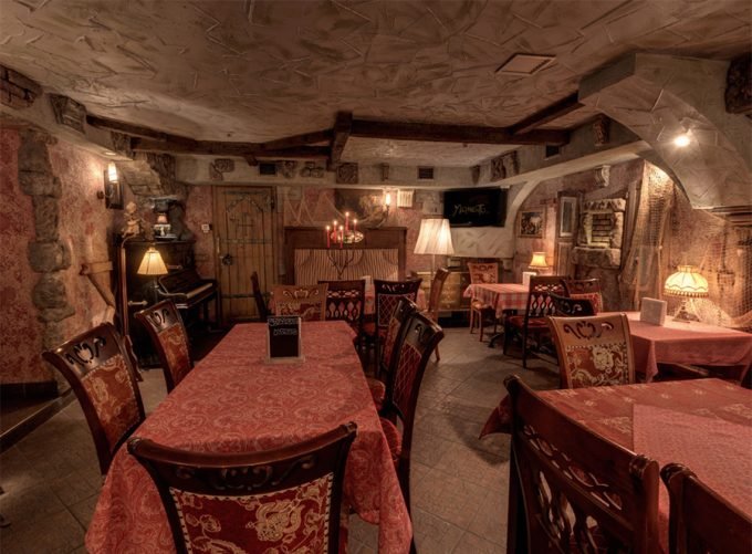 Ресторан-пиццерия Моменто - интерьер