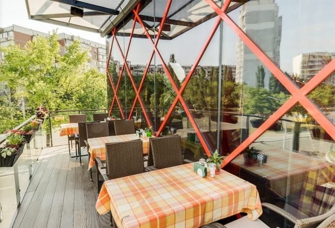 Pesto Café в ТЦ Орнамент - открытая площадка