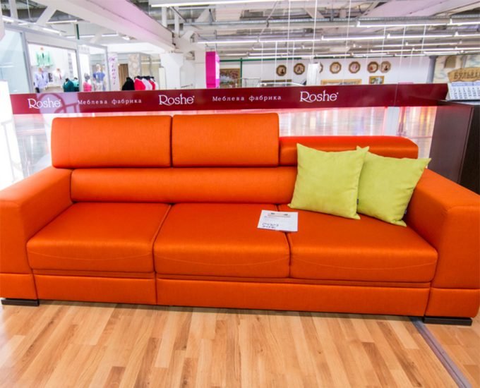 Салон ROSHE в ТЦ Даринок - диваны